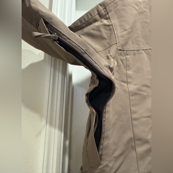 Men’s Liquid Venture 8k Ski/Snowboard Jacket - Picture 8 of 13